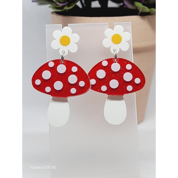 Handmade Jewelry - Red Mushroom Daisy Flower Acrylic Dangle Earrings Cottagecore Toadstool Studs‎